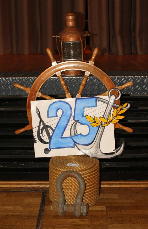 2012: Symbolisch: 25 Jahre BONNER SHANTY-CHOR (Foto: BSC)