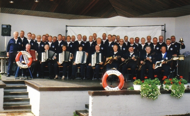 2004: BONNER SHANTY-CHOR in der Konzertmuschel Bad Breisig (Foto: privat)