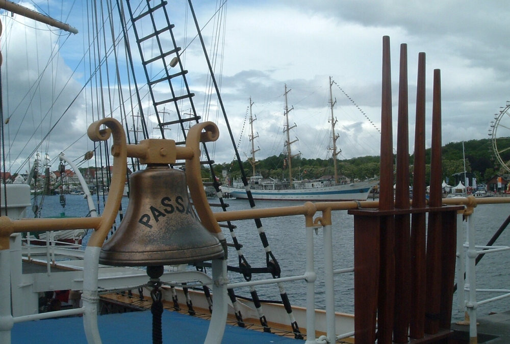 2011: An Bord der "Passat": Schiffsglocke (Foto: Peter Reichelt)