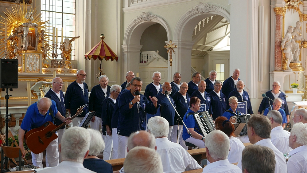2018: Auftritt Seemanns Chor Oldenburg (Foto: Manfred Weiler)