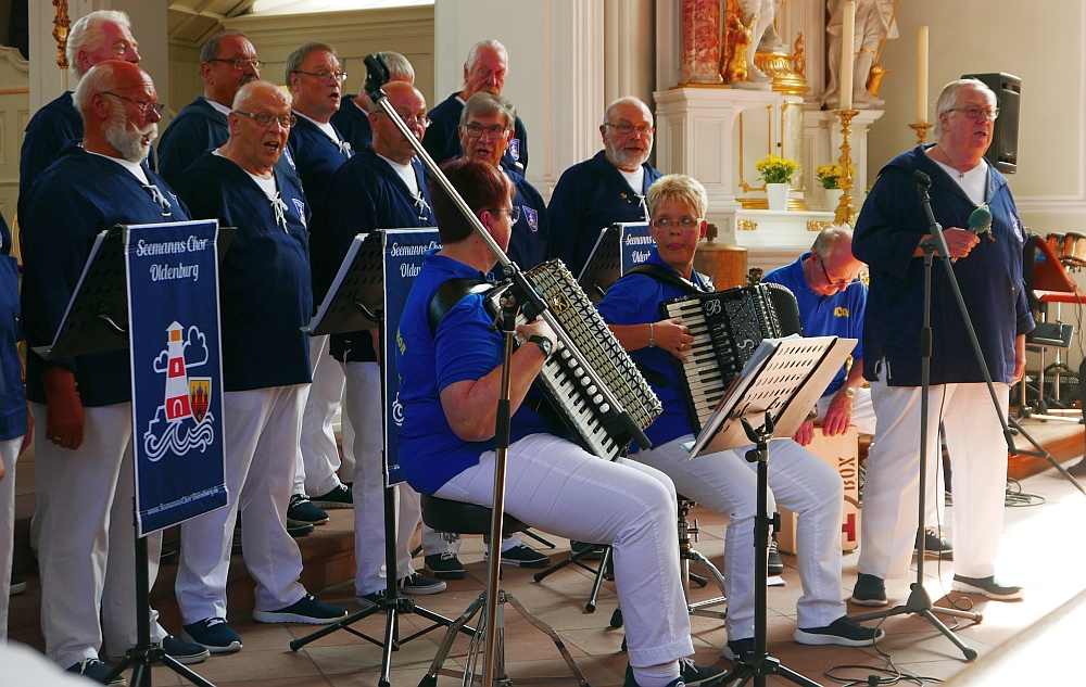 2018: Auftritt Seemanns Chor Oldenburg (Foto: Manfred Weiler)