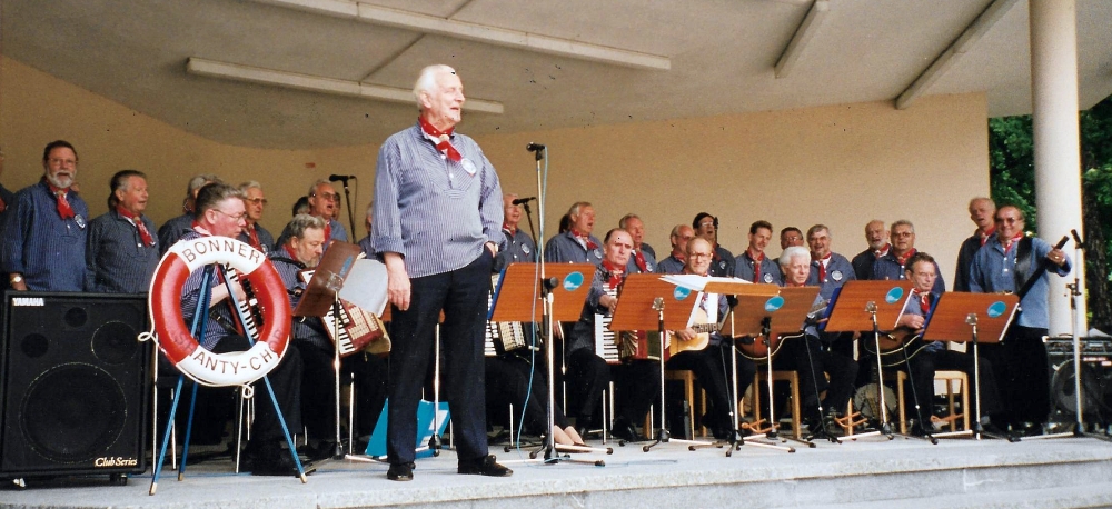 1997: BONNER SHANTY-CHOR in der Konzertmuschel (Foto: privat)