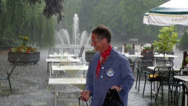 2011: Verregnet: Das Kurkonzert muss abgebrochen werden (Foto: Imke Weiler)