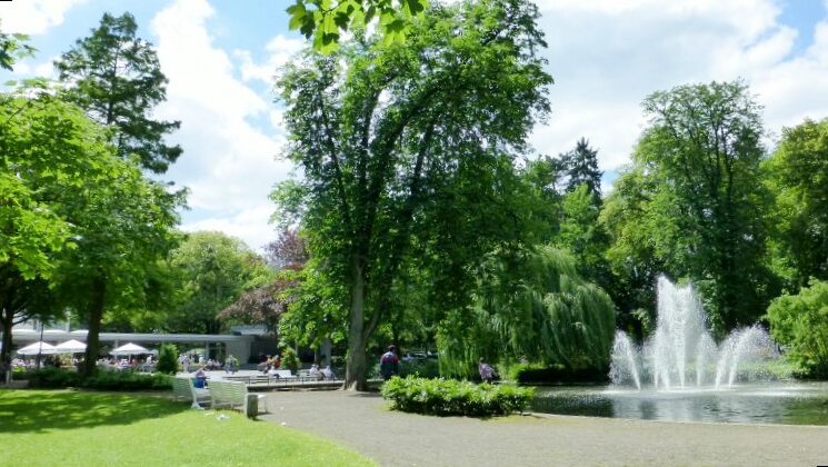 2012: Stadtpark mit Stadthallen-Terrasse (Foto: Imke Weiler)