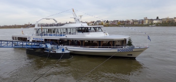 2015: MS Poseidon am Bonner Rheinufer (Foto: Manfred Weiler)