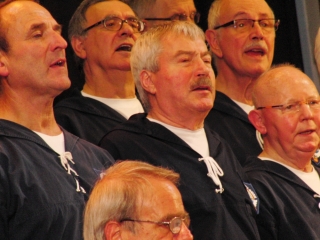 2012: Sängerschar (Foto: Gerhard Meyer)